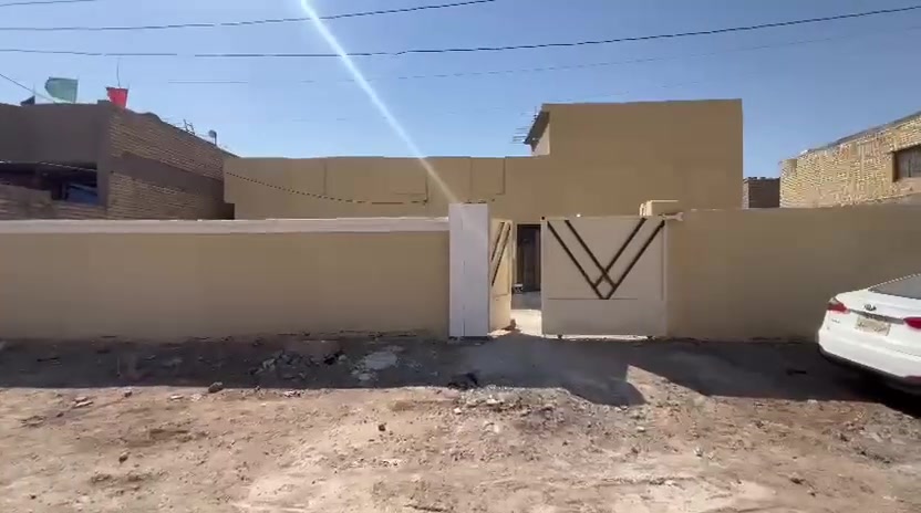 دار لبيع حواس خلف الحسينه شارع المدرسه 
المساحه 300متر 
اتصال ،***********
البيت كامل مكمل
