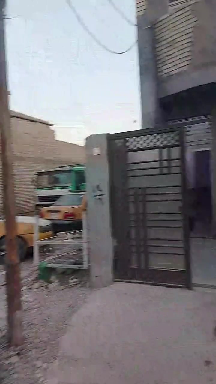 سلام عليكم بيت للبيع في منطقه ضباط ثانية زراعي مال بلديات المساحه 100 متر قاطين كامل فول جديد قريب على سكله ابو طيبه بل بدايه موقع كلش حلو سعره مناسب سعره 95بي مجال اي استفسار عن الرقم ***********
