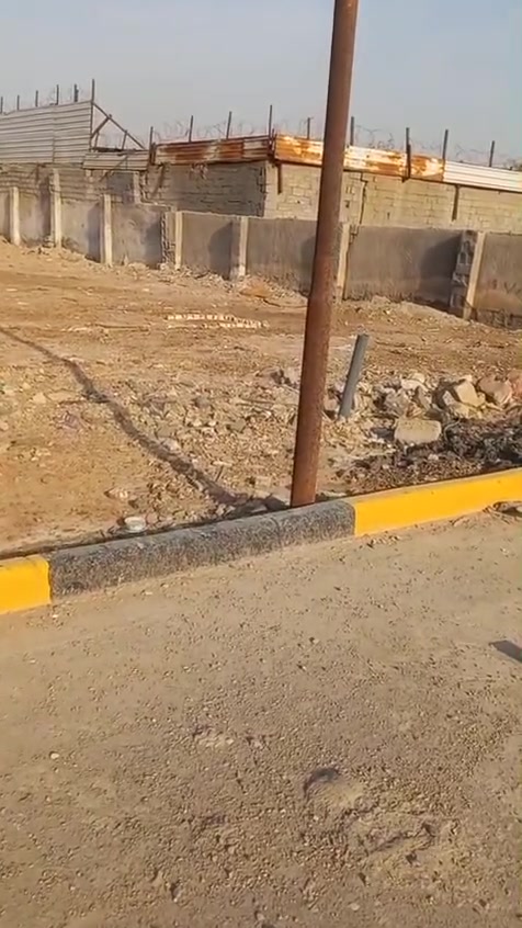 ✏️ السلام عليكم قطعة للبيع ركن ومتوجهة المساحة الكلية (380) الواجه 20 متر والنزال 19
تصلح تكون استثمار او تتوزع وتصير بيوت
المنطقة كاملة من الخدمات تبليط ورصيف ومجاري وماء وكهرباء كلشي موجود بيها والمنطقة مبينة مثل ماواضحة بالفديو نوع العقار طابو سند 25 قرار محكمة 
سعرها مناسب جداً  ***********
