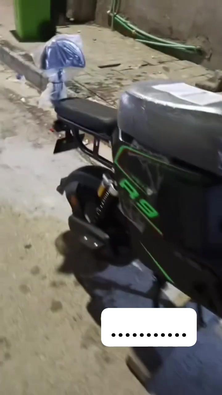 دراجة R9 للبيع مديل26  مزوده 6 باتري و عقل 72فولت بعدهي بحالة الوكالة السعر 575 وبيها مجال للشاري دراجة جديده لتواصل اتصل على هاذا الرقم ***********

