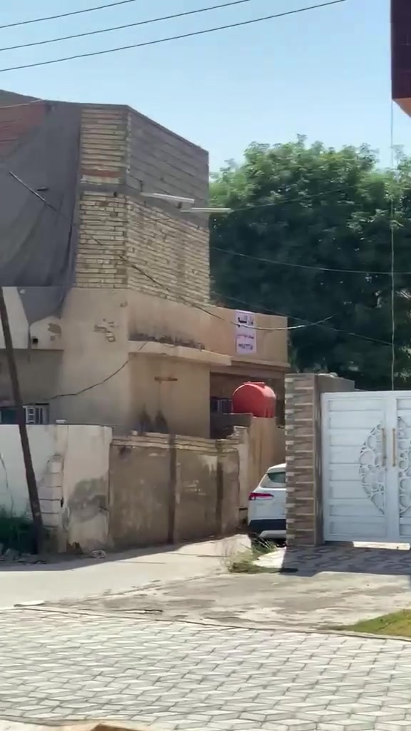 دار للبيع في شفته مقابل مجمع التحرير موقع تجاري المساحة ١٠٠ متر مربع للاستفسار ***********
