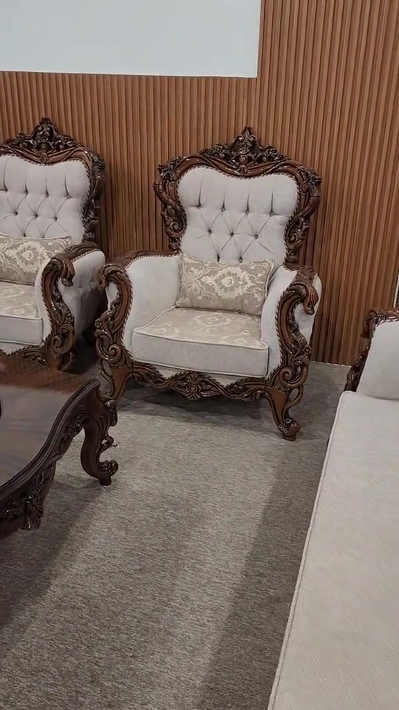 طقم جلوس • خشب طبيعي • ميسان العماره