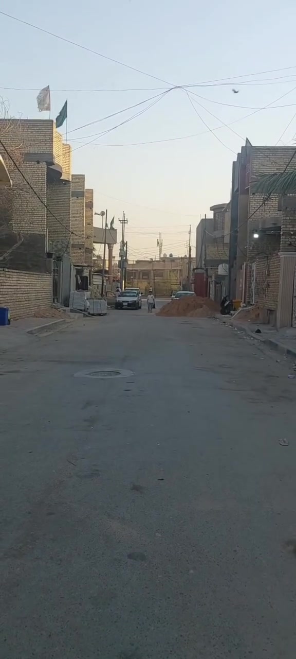 بيت 75 طابق واحد عكاده في منطقة حي الكوفة شارع الصوره بالاستداره الاولى جهة اليسار منطقة كامله الخدمات تبليط ومجاري ومشمولة بالتطويب ب65 وبي مجال قليل
***********
