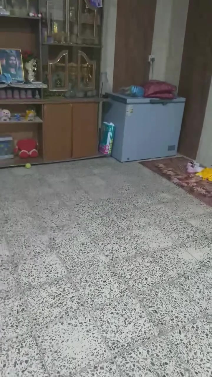 خمسين متر طابو صرف في مدينة الثوره قرب الوكيل علي حاتم ع الشارع العريض السعر ٤٠ وبيها مجال حك الجيه 
ت . ***********
