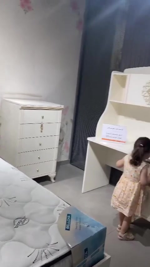 غرف نوم غرفة اطفال جديده
السعر 850 وبيها مجال للاستفسار ***********
