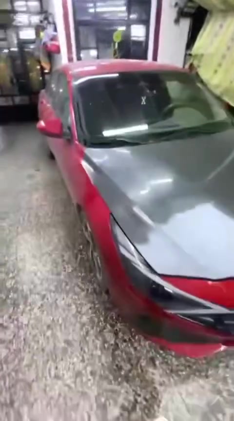 السلام عليكم اني اشتغل بوليش وتشميع وتكحيل ونانوسيراميك وحمام مكاني الحرية شارع ٣٠ للحجز***********
