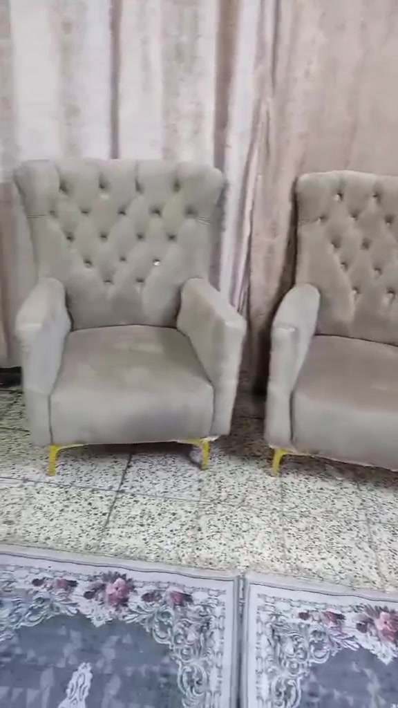 مودرن • ٨ مقاعد • نضيف