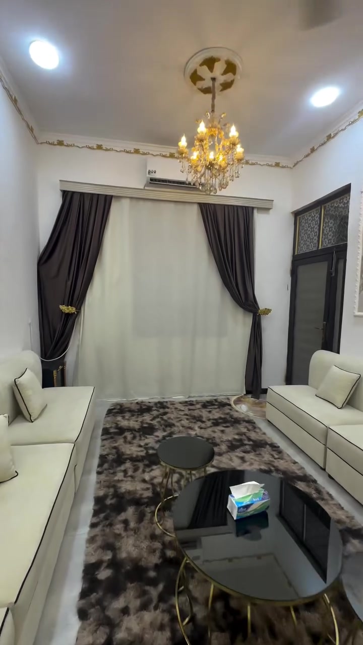 ‏بيت المساحة 260 متر يحتوي على خمس غرف منام العنوان البصرة أبو الخصيب كوت الحمداني نوع العقار طابو زراعي سند 25 توجد كافة خدمات السعر المطلوب 165 قابل للتفاوض للاستفسار اتصال ***********
