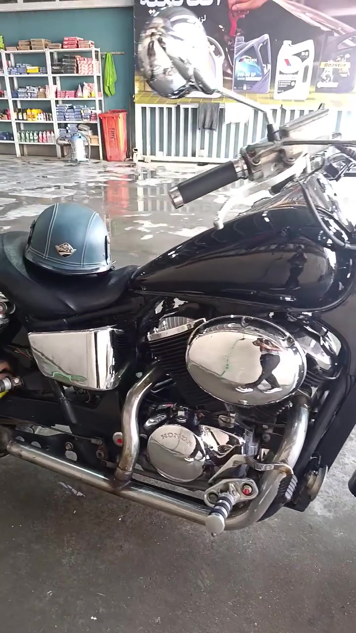 السلام عليكم 
هوندا شادو 400cc  
الدراجه كدام عينك نظافة وترتيب 
مكينة كير كفاله ظفيره كذلك وتجي وتشوف بعينك 
السعر المطلوب ١٤ ورقه .
*********** للاستفسار اكثر بي واتساب
