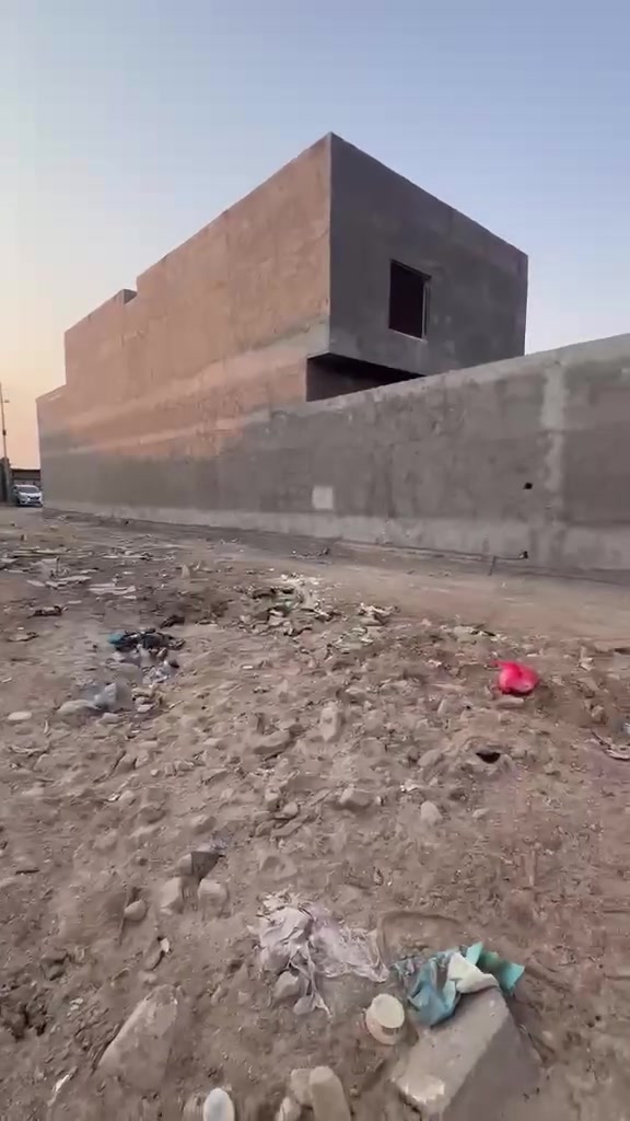 قطعة مساحه 155مكانه كلش حلو ومرتب وكلشي متوفر يمه الستفسار ***********
