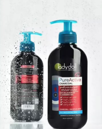 Pure Active CHARCOAL
غسول وجل بالفحم لتنظيف المسامات
ANTI-BLACKHEAD CLEANSING GEL
✔ تنظيف عميق للمسامات
✔ إزالة الرؤوس السوداء
✔ إزالة الدهون الزائدة
✔ يناسب جميع أنواع البشرة 

غسول يساعد ع إزالة الزيوت والغبار
والشوائب وبقايا مستحضرات
التجميل من ع سطح البشرة.

فيحافظ ع مظهر البشرة مشرق.
يعمل على تفتيح البشرة وتنقيتها.

يستخدم مرتين يومياً. طريقة
الاستعمال: الغسول ع وجه مبلل ودلك
بلطف ب أطراف الأصابع واغسل جيداً
بالماء الفاتر، لتحصلي على بشرة
صافية، مشرقة.
