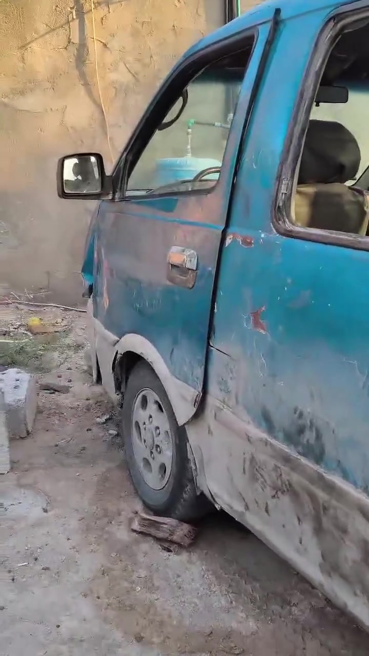 السلام عليكم
للبيع كيا بريجو مديل ٩٦ شغاله مابيها شي
رقم احمر بغداد
راعي موجود ويداور
هيئه وغرامات ماعرف شكد عليها
فقط الكشر تعبان
كير ومكينه واكسن مابيهن شي
السعر ١٧ وبيها مجال 
مكاني كربلاء الحسنيه
رقمي ***********
