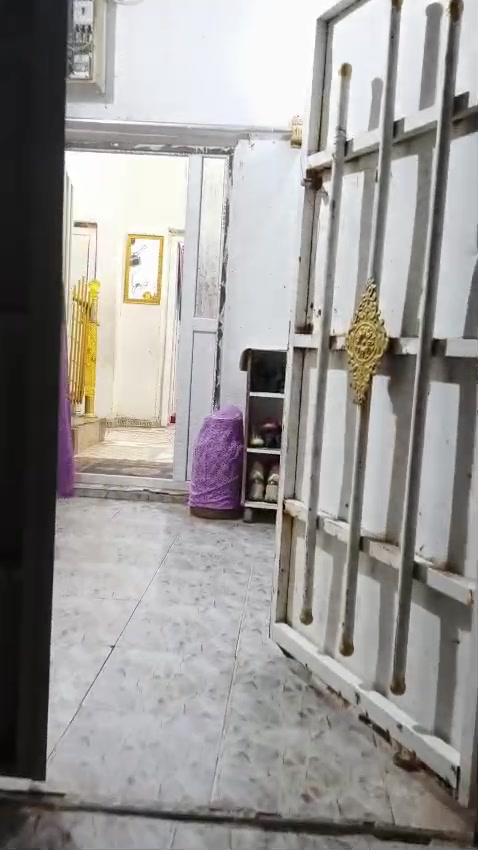 مساحته 100 متر ديوانيه وغرفتين ومطبخ سعره ٥٠  عنوان شارع مول الكوخ قرب مدرسة الكرفانات نهاية الشموخ