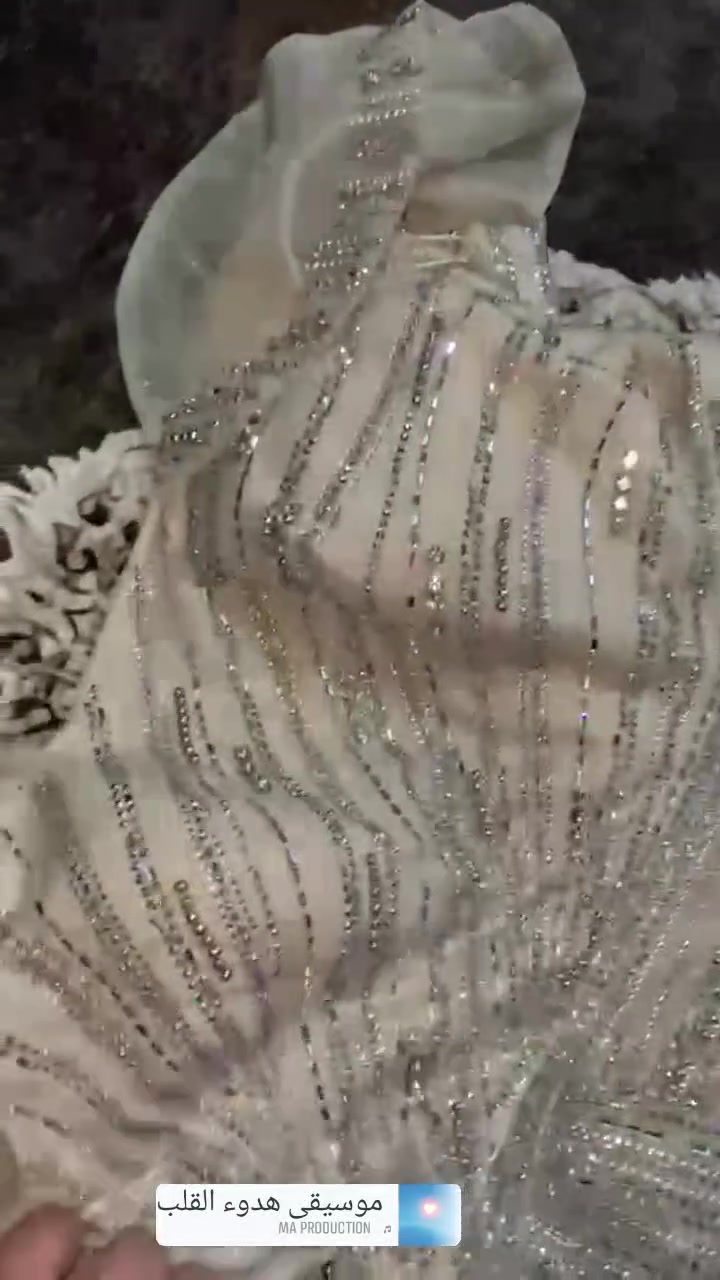 السلام عليكم
بدله خطوبه بتصميم اوف شولدر قصه A_Line 
قياس ٤٦ قيطان ملبوسه ساعتين فقط على كد جلسه تصوير فقط سعره ٢٥٠ وبيه مجال للحجز اتصال على  رقم وتساب ***********
