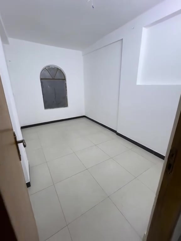 شقق تجارية للأيجار 
طابق ارضي
وطابق أول
 تصلح مكاتب او عيادات 
بأسعار مناسبة
في وسط منطقة الاعظمية في موقع مميز 
للتواصل والاستفسار
***********
