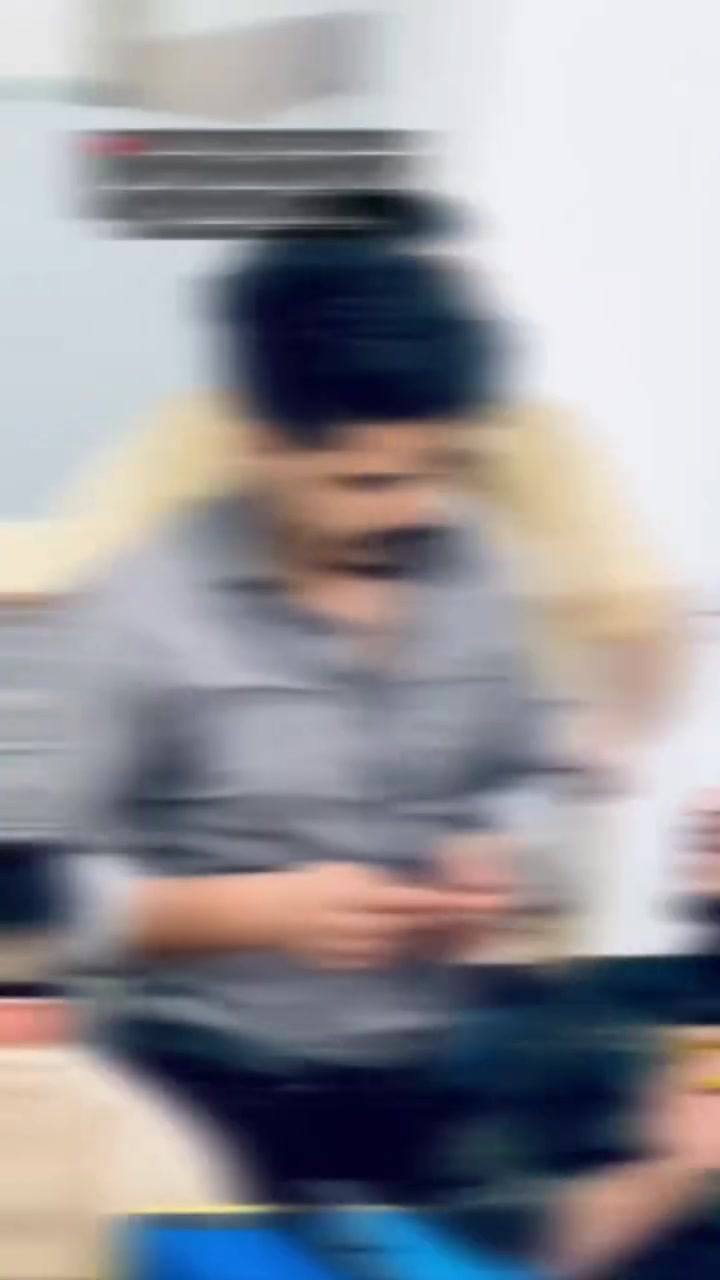 هذا شغلنا !! وينة شغلكم يا من تدعون بها ؟ 
الفيديو احدى الدورات التدريبيه التي اقيمت في بغداد تحت اشرافي لقسم الهاردوير (صيانه الموبايل)في سنه 2021 .

الآن صار بقضاء الشامية هالشغل اذا تحب تنضم !

أسعار خاصة ومناسبة لأصحاب مكاتب الموبايلات 🤝.

💻 خدمات البرمجة والمشاريع
▪️ إنشاء تطبيقات
▪️ أنظمة خدمية
▪️ مشاريع Arduino
▪️ مشاريع ESP32
▪️ Raspberry Pi
▪️ مشاريع وإنترنت الأشياء IoT
▪️ وحلول برمجية وإلكترونية حسب الحاجة

يعني إذا عندك جهاز يحتاج صيانة، فكرة تحتاج تنفيذ، أو مشروع ما تعرف من وين تبدأ بيه… تعال نحچي بيها. 

كل هذا داخل ورشة بسام
العنوان شارع الموبايلات داخل القيصريه قرب المكوى الحديث  ***********
