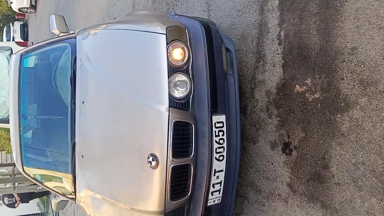 سلام عليكم 
للبيع 
BMW 525 موديل السيارة 1990
تفاصيل السياره بالفيديو كامله 
السعر 40 وبيها مجال 
العنوان بغداد الدورة 
الاستفسار ***********
