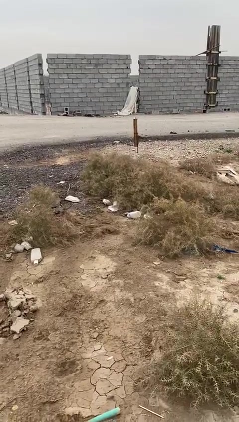 للبيع الف متر ركن زنجيل على شارع رئيسي الواجهة ٢٩ م النزال ٣٤ م تقريبا  وخدمات كاملة ماء، كهرباء ، تبليط / للسكن او الاستثمار في بغداد الكرخ منطقة المكاسب قريب المطار مجاور لحي الجهاد  المربع الثالث مربع الفلل على طابو العامرية 

السعر مناسب 

تفاصيل اكثر اتصل على الرقم وبي واتساب

***********
