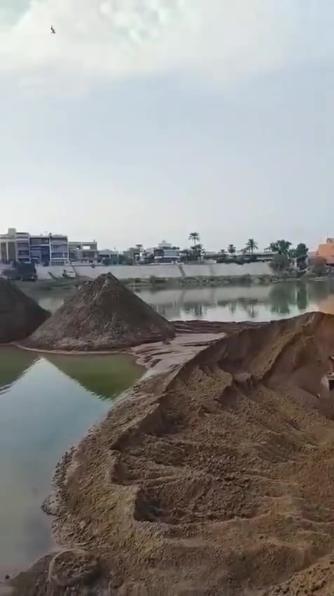 السلام عليكم يتوفر لدينا أجود أنواع زميج بغداد (أبو نؤاس، الكريعات، الدورة)
‏للحدائق والبناء زميج "كحل" أصلي، خالي تماماً من الأملاح، القصب، والشوائب لضمان أفضل النتائج.
‏التجهيز: حمل كامل ومضبوط مع توفر كافة مواد البناء الأخرى لجميع مناطق بغداد.
‏ أنسب الأسعار في السوق مع دقة في المواعيد وسرعة في التوصيل.
‏للتواصل: اتصال أو واتساب على الرقم 
‏*********** اسيا 🩵
‏*********** عراقنا🤍
 أو مراسلتنا عبر الخاص.
‏نحن في خدمتكم دائماً ويهمنا رضاكم.
