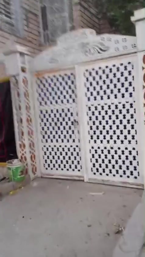 السلام عليكم  بيت رقم للبيع  قاطين ركن  مساحه 160 ابو رمانه خلف المركز   بناء فرمستون  قاطين    
السعر 85 للتواصل ***********  معامله كامله بأسم صاحب البيت  👇👇
