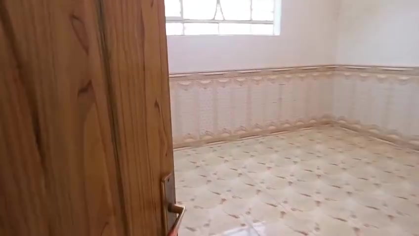 دار للايجار مساحته 100 متر مربع منطقه 55 شارع مجمع بيتي سعر الاجار 250
