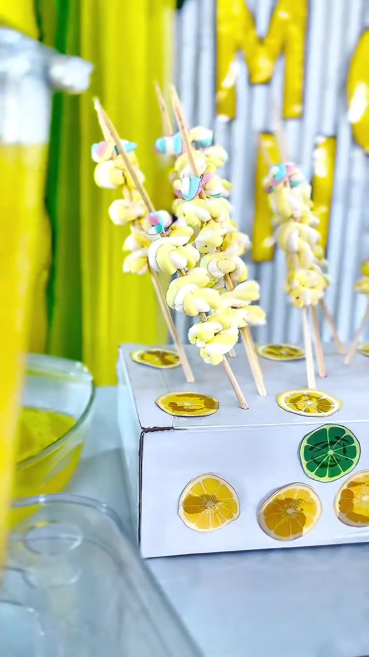 🍋 يوم منعش ومليء بالابتسامات مع أبطال روضة أحفاد سومر! 💛
اليوم سوينا أطيب عصير ليمون بأيادي أطفالنا الحلوين، واستمتعنا بطعمه اللذيذ! 🥤✨
وبعد الانتعاش، طلعنا إبداعنا ولونّا أوراق عمل ثمرة الليمون بكل حب وفن. 🎨🍋
.
.
.
#روضة_أحفاد_سومر #أطفال_بغداد #رياض_أطفال_العراق #نشاطات_مدرسية #تعليم_مبكر #تعلم_باللعب #أطفال_مبدعون #فيديو_أطفال #اكسبلور_رعاي_اطفال #نشاطات_أطفال #عراق_تيك_توك #بغداد #ترند_الرياض #أفكار_للروضة #منشن_لأمهات #exploremore #reelskids

بغداد/البلديات -شارع الغسل 
📞 ***********

