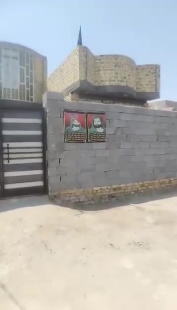 بيت للبيع ع طريق مشايه قرب بحيرات حجي جواد يبعد عن الشارع 300 متر يتكون من غرفتين وصاله ومطبخ وصيحات داخليه وخارجيه وديوانيه رقم الهاتف ***********
