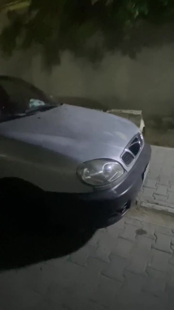 من رخصة الادمن.
السلام عليكم 

للبيع دايو لانوس نظيفة ومرتبة 🚗✨
 الموديل: 1999
 المواصفات: لون رصاصي، السيارة ماشاء الله حلوة ومرتبة.
 التكييف: تبريد ثلج ما شاء الله.
 الإضافات الداخلية: تنجيد داخلي جديد بالكامل (أحمر وأسود) مع نايلون الكراسي.
 نفاذ السنوية: السنوية تاخذ مدى لحد 16 / 12 / 2028.
 السنوية والتحويل: السيارة بـأسمي والتحويل مباشر.
 الموقع: النجف الأشرف.
 رقم الهاتف: ***********. 

السعر ٢٧ وبيها مجال  
 و السياره عليه غرامه ٢٠٠ الف ينزلن من السعر
