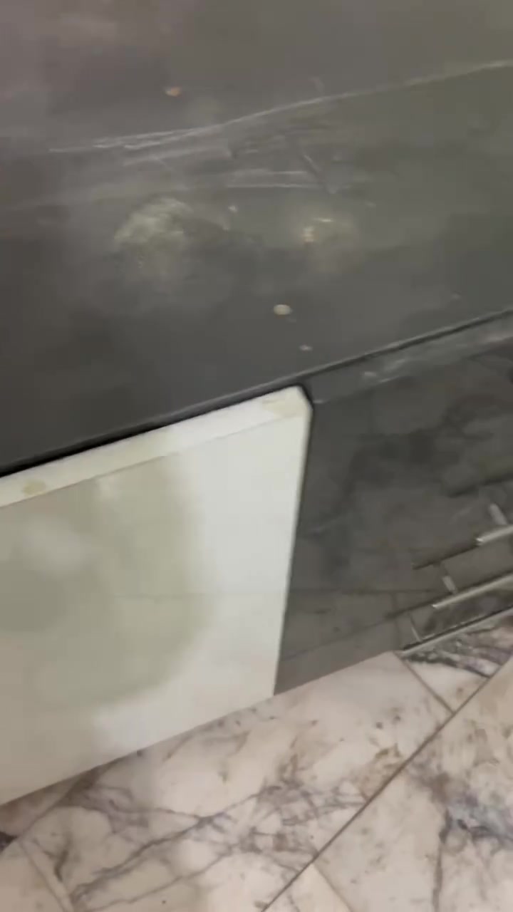 سلام عليكم غراض البيع سعر مناسب جدن***********
