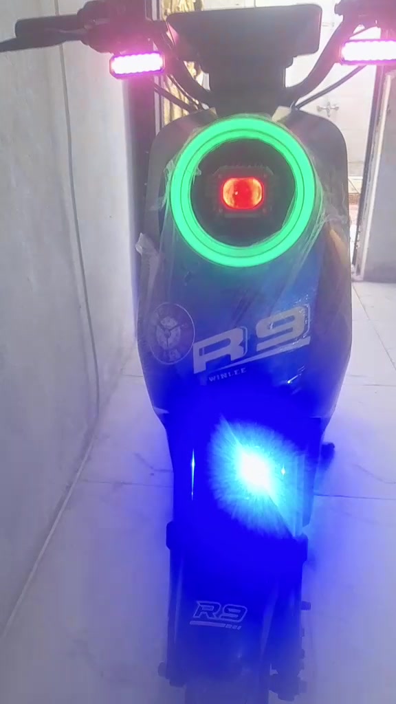 سلام عليكم شباب دراجه شحن R9البطاريات ليثيوم قبل سبوع شديت دراجه حلوه ونضيفه السعر 450وبيها مجال