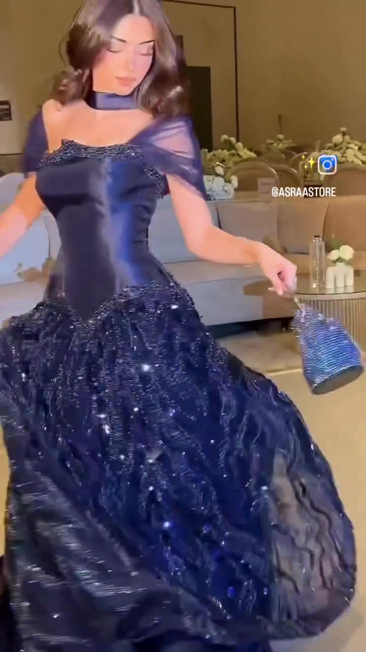 فستان • ملبوس مرة وحدة • للبيع