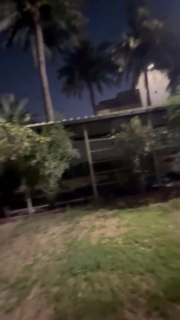 السلام عليكم ورحمة الله
بيت طابو ملك صرف نص دونم موقع تجاري يتحول باسم المشتري بسند مستقل واجه 21نزال56 يحتوي الدار علئ 4غرف نوم وصاله واستقبال وصحيات داخليه وخارجيه العنوان جسر ديالى الجديد مقابل الجسر العبور قريب علئ نهر ديالى موقع تجاري ومميز للاستفسار اكثر الاتصال علئ الرقم التالي
***********

