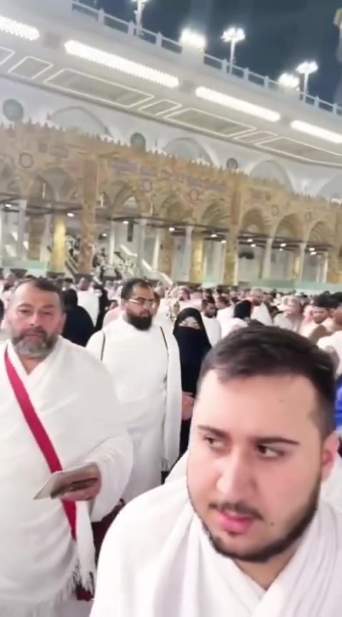 قال رسول الله صلى الله عليه واله (الحج ثوبه الجنة  والعمرة كفارة لكل ذنب )
(عمرة ربيع الاول ) بتاريخ  8/19-2026                      وبتاريخ  2026/8/29
━━━━━━━━━━━━━━
🟢 البرنامج الأول 

سعر المقعد     1.650.000     ألف  جواً,? ✈️✈️

🟢 ( الذهاب الى المدينة والعودة من المدينة أيضاً)  
🏬 فندق المدينة المنورة (  سويس انترنشنول) 
🏬 فندق مكة المكرمة . ( تاج بارك )Vip
🛑 كبار السن      ( أصحاب الاحتياجات الخاصة )يصطحب معهم مرافق 

🚃قطار الحرمين مجاناً من المدينة الى مكة المكرمة 
 
🔷 يبدأ التسكين بالفندق بعد الرابعة عصراً وتكون المغادرة قبل الساعة الثانية عصراً  
🛑 تشمل برامج الرحلة : 
🔹 فيزا 
🔹 السكن 🏨
🔹نــقـــل من والى المطار 
🔹أرشــــاد ديني متميز
🔹 كافة مزارات  مكة والمدينة باصات حديثة 🚌 🚌
🔹 رحلات سياحية وترفيهية الى بحر جدة 🏞️
🔷🍽️ ثلاث وجبات طعام ( اوبن بوفيه ) 🥙🥘🥬🍗 
🔹ثلاث حقائب هدايا🧳
🔷احرامات(رجالي و نسائي )🔷كتيبات أدعية المناسك .
ملاحظة  التصريف 2000$ من حق المعتمر  ————————————————————————
🕋 البرنامج الثاني 🕋 

السعر     1.450.000      ألف جواً ✈️✈️

◾ 3 ليالي في المدينة المنورة
◾ 7 ليالي في مكة المكرمة
◾ إصدار تأشيرة العمرة
◾ السفر: بغداد ➜ المدينة المنورة
◾ العودة: المدينة المنورة ➜ بغداد
◾ استلام الغرف الساعة 04:00 عصراً
🏨 السكن:
◽ المدينة المنورة — فندق (طيبة هيلز )
◽ مكة المكرمة — فندق (سما الضيافة ) العزيزية
🌟 مميزات الرحلة:
◾ يرافق الحملة مرشد ديني طيلة فترة السفر
◾ رحلة ترفيهية إلى جدة
◾ ثلاث وجبات يومياً (بوفيه مفتوح)
◾ نقل المزارات الدينية
◾ النقل من وإلى صالة المطار
◾ سيت حقائب (3) + إحرامات رجالي / نسائي
📌 مدة الرحلة:10 ايام.
ملاحظة التصريف 2000$ من حق المعتمر .
بغداد شارع فلسطين 
***********
***********
