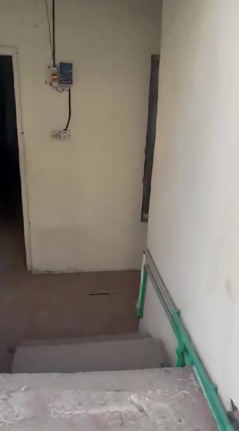 مشتمل لليجار قرب كليه طب الاسنان
اليجار 300 
الرقم ***********
