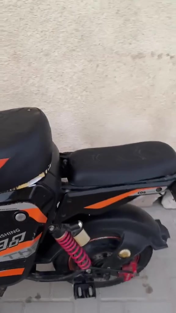 X900 • ٥ بطاريات • شاحن جديد