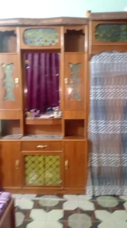 غرفه للبيع نضيفه السعر ٩٠٠ وبيها مجال الاستفسار واتساب ***********
