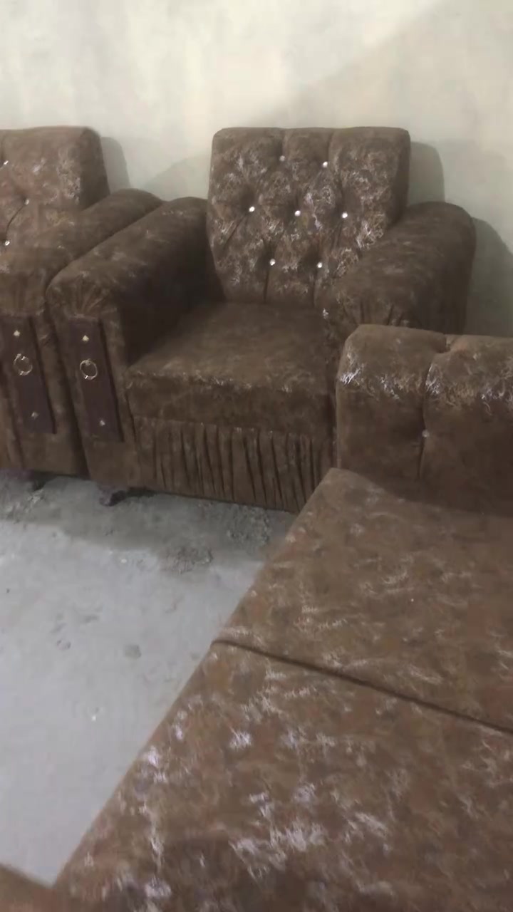 عررررض 
تخم جديد شغل ممتاز ١٠ مقعد 
السعر ٥٥٠ الف 
مجمع الضحى مقابل مصرف الرشيد بداية شارع المحكمه 
***********
