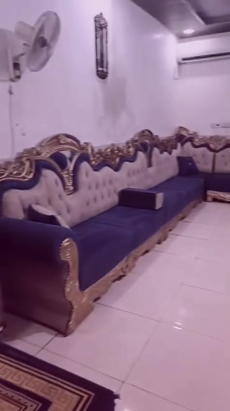 السلام عليكم ...
بيت  للبيع مساحه البناء  150  استقبال وصاله مع غرفتين ومطبخ  وصحيات 2  داخل وخارج البيت  بناء طابوق درجه اولى نضيف جدا شارع الصب  مقابيل قريه الغدير 
الاستفسار // ***********
