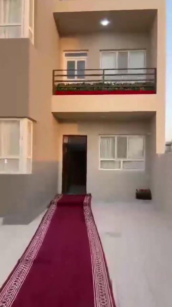 يتوفر لدينا دور في مجمع المرتضى السكني 
مساحة 160 م200 م 
تفاصيل اكثر على الخاص او الرقم التالي 
***********
