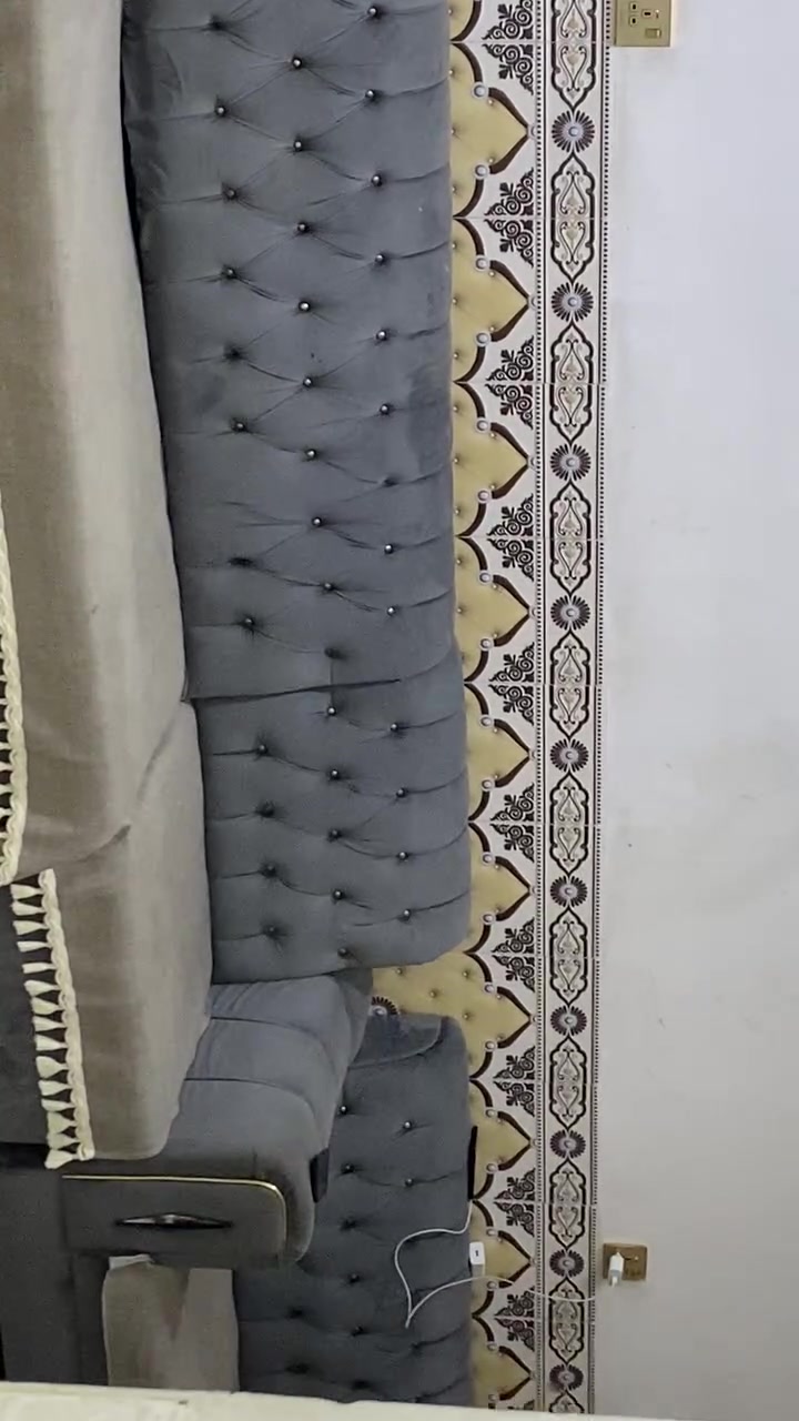 السلام عليكم تخم للبيع نضافه ٦٠ للاستفسار الاتصال***********
