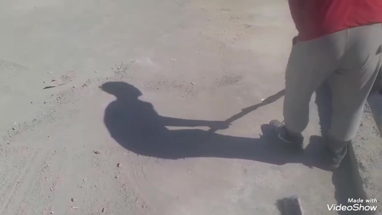 🔨 تجهيز السطح والتزفيت 
استلام السطح بحالته الحالية، وإجراء أعمال الكشط والتنظيف وإزالة الأتربة والحصى والأحجار والمخلفات الموجودة على السطح، مع تجديد ومعالجة الماستك في الشتايكر المتضررة، وتهيئة السطح وتجهيزه بشكل كامل قبل التزفيت، ومن ثم تنفيذ أعمال التزفيت حسب الأصول وبالشكل المطلوب.

📞اللاستفسار ولحجز .التواصل معنا على خاص 
***********
