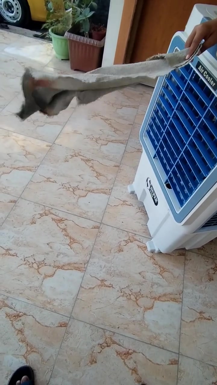 كنفيرة حجم وسط نضيفة مال بيت كلها شغالة كاملة هي وجروخها هم موجودات للبيع ب٨٥ بيها مجال للشراي مكاني بعقوبة جسر خرنابات ***********
