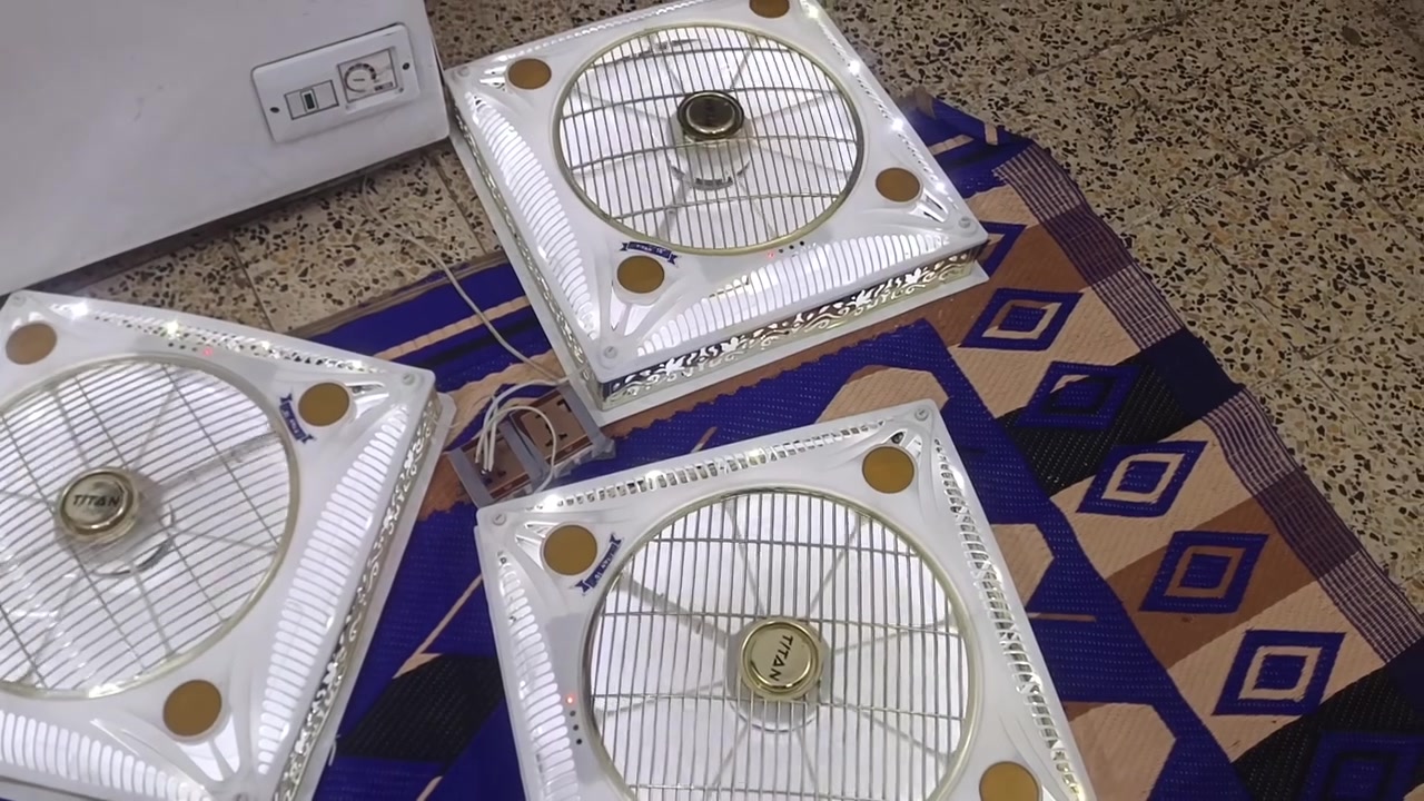ثلاث مراوح سقفية البيع سعر 3 مراوح 90 ألف بغداد مدينة الصدر هاتف ***********/***********
