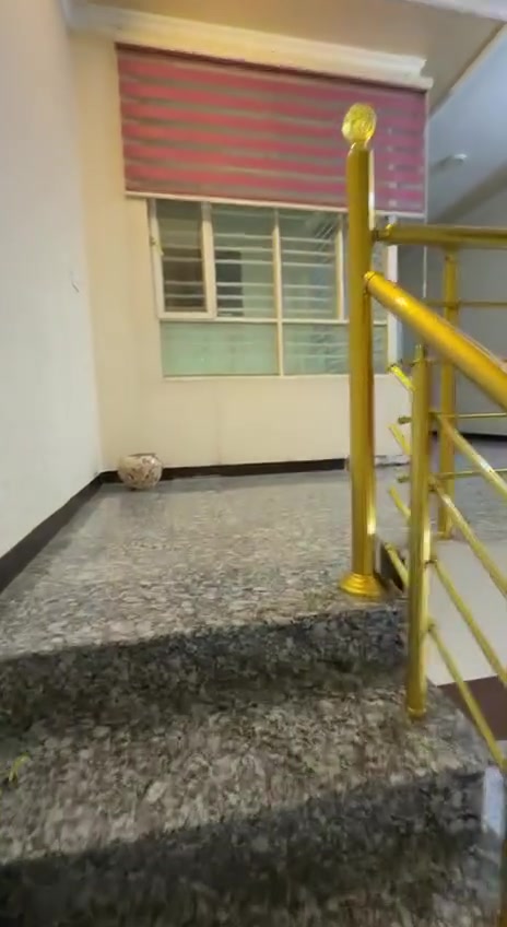 🏡 بيت للبيع في زيونة – الربيعي 🏡
📍 الموقع: بغداد – زيونة – الربيعي البيت موقع وشارع تجاري يصلح عيادات أو شركة موقع جار لصيدلية فيتامين
📐 المساحة: 165 متر مربع
📏 الواجهة: 5 متر
📏 النزال: 33 متر
🔹 تفاصيل العقار:
3 غرف نوم ماستر
صالة
مطبخ
6 خدمات
للاستفسار ع رقم *********** / ***********
