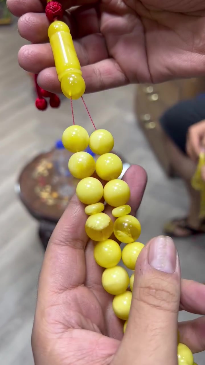 السلام عليكم مسباح كهرب گصه مدعبل الوزن 70 اغرام عدد الحبات 39 حبه الشاهد استندر من قطعه وحده المتهم يتفضل خاص او اتصال 
((*********** اتصال او خاص ماعندي واتساب ))
