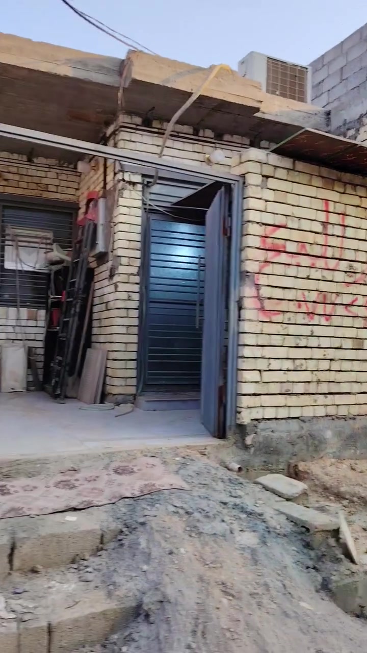 سلام عليكم  بيت رهن ب 20مليون مده سنه وقابل لتجديد مع غراض لبيت 100متر سند 25 بلحر الصغير بشارع المستوسف بناء جديد صاره 3اشهر من كمل اتصال ***********
***********
سيد خالد
