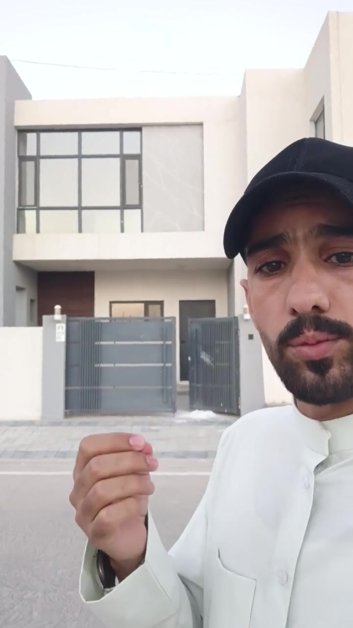 بيت العمر على الشارع الحولي مباشر
مجمع الؤلؤه 156م السعر 250 مليون 
***********
