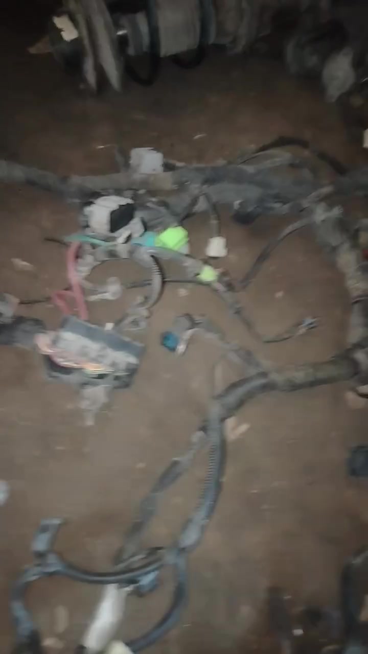 مكينه وكير وضفيره لعقل وللحداديه موجوده باقيه لهاي الكصه  للاستفسار *********** العنوان بغداد الحسينيه مال راشديه قرب المرور مالل لحسينيه ويوجد توصيل الى جميع لمحافظات وتحياتي لكم
