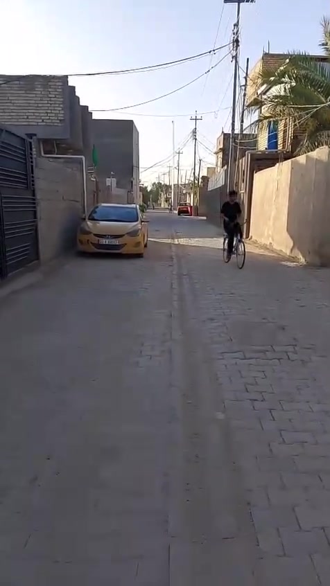 يعلن مكتب كرار اليساري عن وجود بيت مساحة ٢٥٠ متر في ناحيه الحر منطقة السواده في البيت ٣غرف نوم وصاله واستقبال ومطبخ وحمام للإستفسار على الهاتف *********** مع مساحه ١٥٠ متر حديقه
