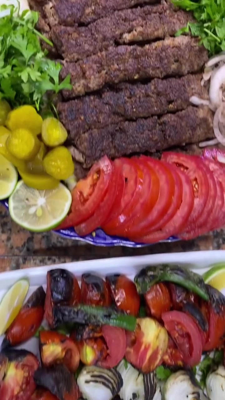 ‏😻 صينية الكباب يلي توصلكم وكلها دلال ، فقط عند لحوم أحبابي .
‏والاسعار تناسب الجميع ، وشرط اللحم عراقي 100% 
‏متواجدين من 7 ص الى 1 بعد منتصف الليل  مع توفر خدمة التوصيل داخل السيدية مجاني ، ويوجود توصيل لكافة المناطق في بغداد  / للاتصال والاستفسار على الرقم التالي .
‏*********** 📲
‏العنوان / السيدية - شارع العلوة - مجاور الضريبة .
‏
